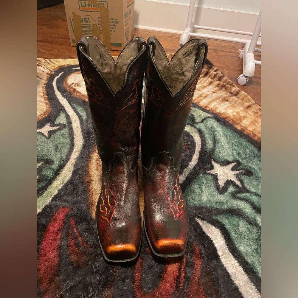 Men’s Size 10 Reddish/Brown Flame Western Style Boots